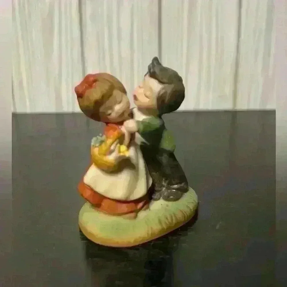 Vintage Enesco Porcelain Kissing Couple - Hugging young Boy & Girl - 2.5”